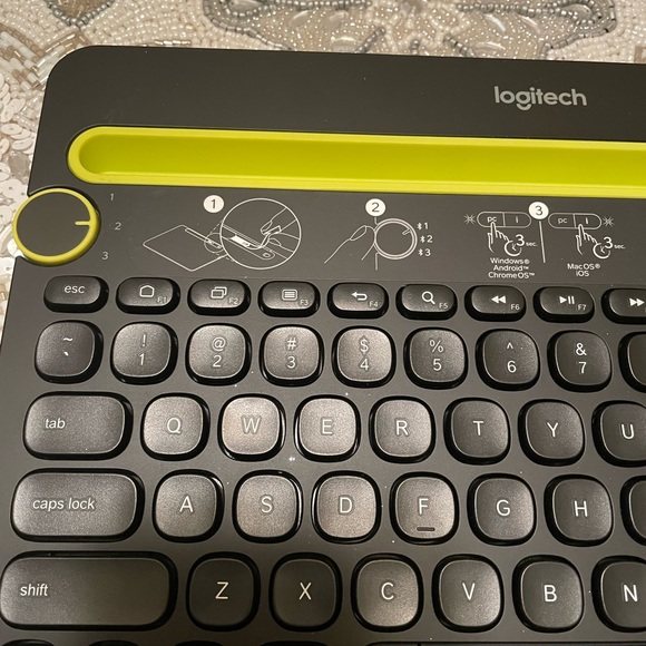 Logitech Bluetooth keyboard - Picture 2 of 5